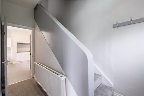 3 bedroom terraced house for sale, Salisbury Place, Halifax