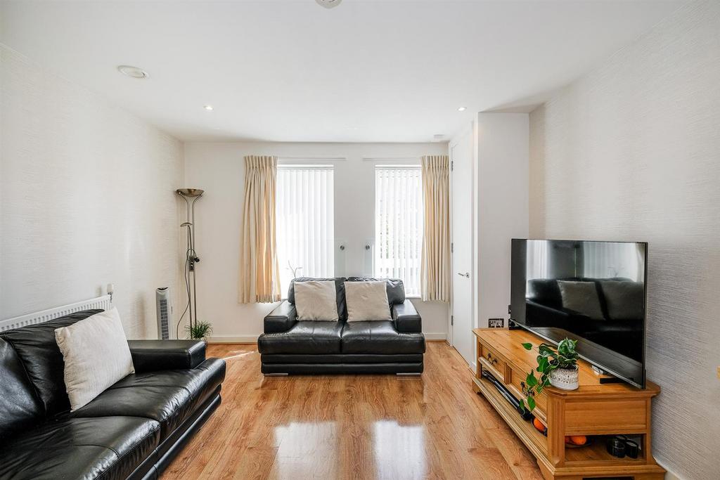 50 Titley Close-11 web.jpg