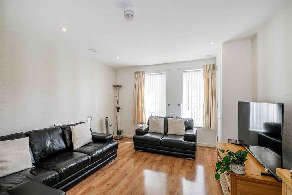 50 Titley Close-12 web.jpg