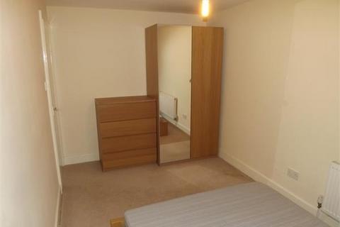 2 bedroom apartment to rent, Arodene Road, London