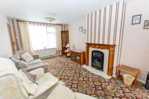 3 bedroom end of terrace house for sale, Farm Close, Clifton, Nottingham