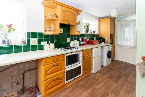 3 bedroom end of terrace house for sale, Farm Close, Clifton, Nottingham