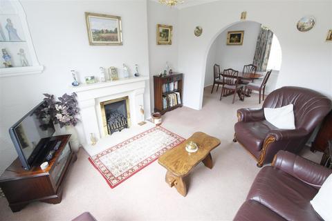 102 Hart Road, Byfleet, West Byfleet, KT14 7NL
