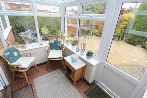 102 Hart Road, Byfleet, West Byfleet, KT14 7NL