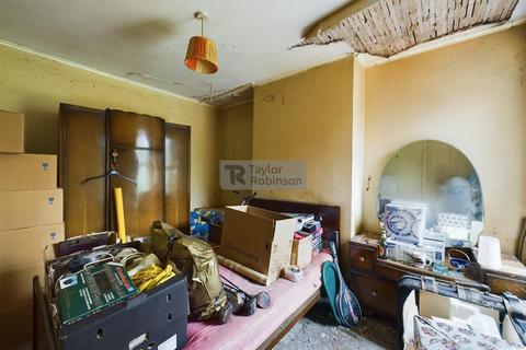 90 Albany Road, Crawley, RH11 7BZ