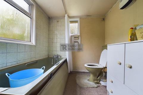 90 Albany Road, Crawley, RH11 7BZ