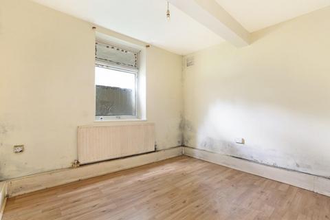 4 bedroom flat for sale, Pomeroy Street, London