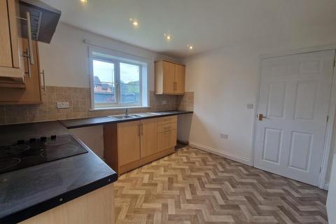 2 bedroom semi-detached bungalow to rent, Higgins Close