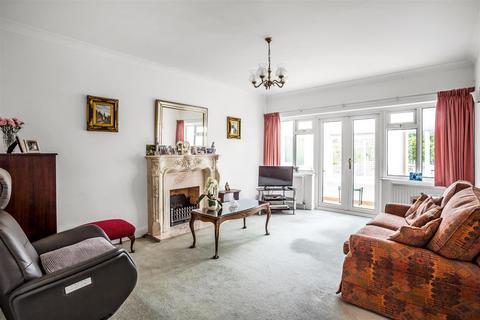 48 Tudor Avenue, Worcester Park, KT4 8TX