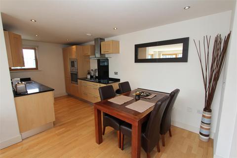 2 bedroom flat to rent, Mcclintock House, Leeds Dock