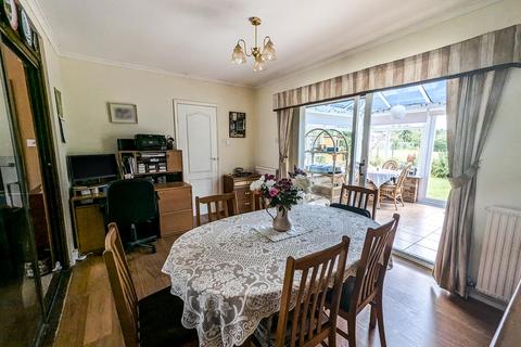 15 Berwick Road, Stanion, Kettering, NN14 1BT