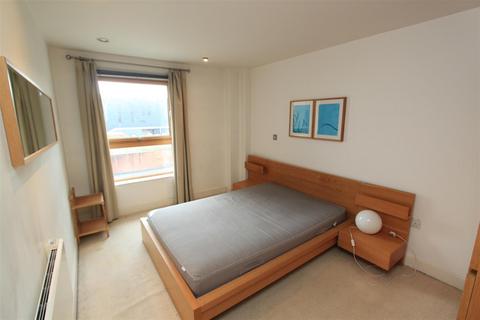 2 bedroom flat to rent, Mackenzie House, Leeds Dock
