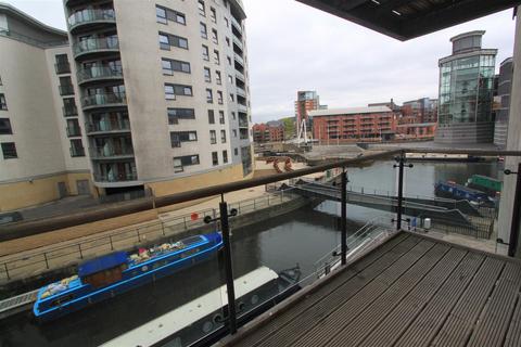 2 bedroom flat to rent, Mackenzie House, Leeds Dock