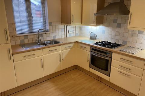 3 bedroom terraced house to rent, John Booth Close, Liversedge WF15