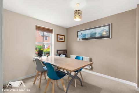 3 bedroom end of terrace house for sale, Walson Way, Stansted
