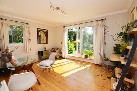 1 bedroom apartment to rent, Broom Road, Teddington