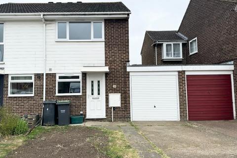 2 bedroom semi-detached house to rent, Auden Road, Larkfield, Aylesford