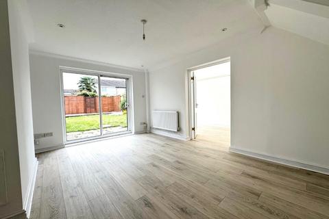 2 bedroom semi-detached house to rent, Auden Road, Larkfield, Aylesford