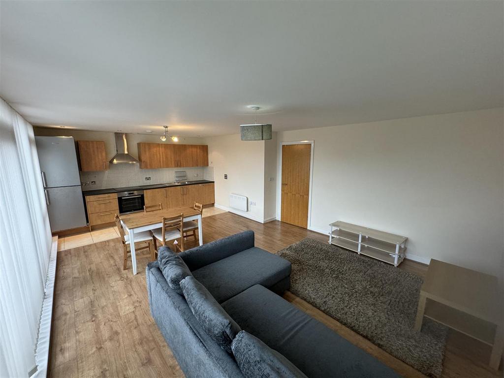 Living/Dining Room.jpeg