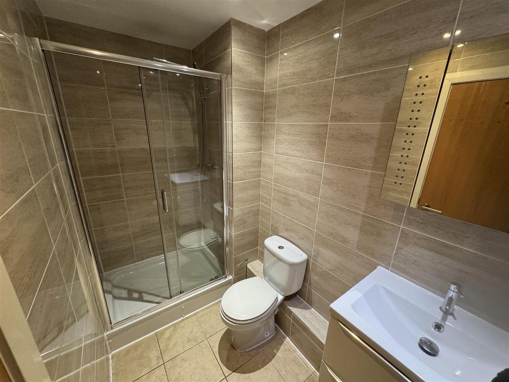 Ensuite.jpeg