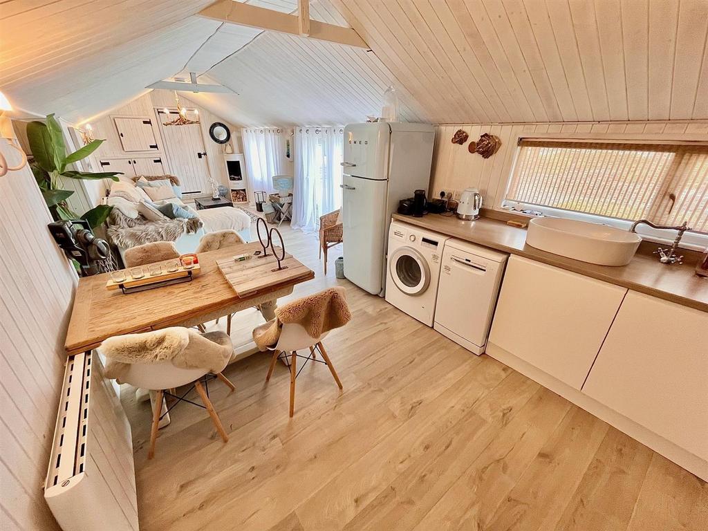 Lounge/Diner/Kitchen 4