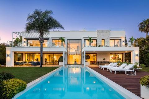 4 bedroom villa, Marbella, Malaga, Spain