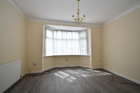4 bedroom terraced house to rent, Martley Drive, Ilford, IG2