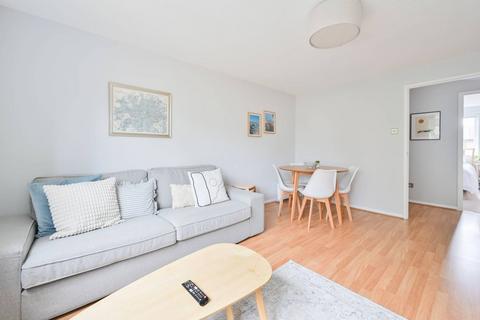 2 bedroom flat to rent, John Maurice Close, Elephant and Castle, London, SE17
