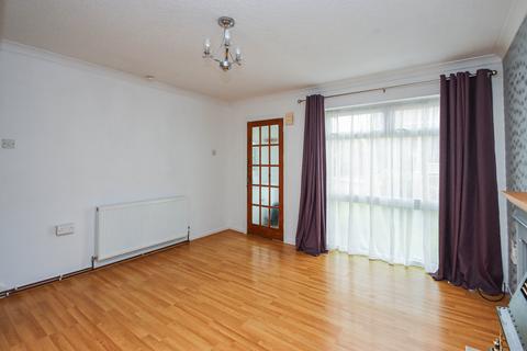 2 bedroom semi-detached house to rent, Rossett Drive, Davyhulme, Manchester, M41
