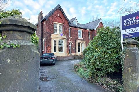undefined, Manchester Road, Hopwood, Greater Manchester, OL10