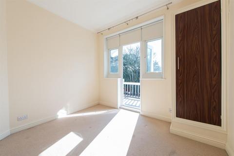 2 bedroom flat to rent, Park Road, Ramsgate, CT11