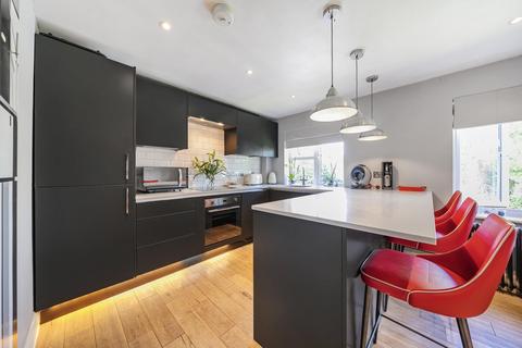 15 Oak Grove, Ruislip, HA4 8UD