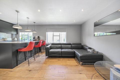 15 Oak Grove, Ruislip, HA4 8UD
