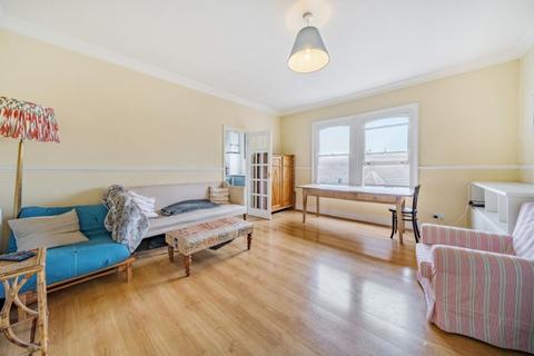 2 bedroom apartment to rent, Haycroft Road Brixton SW2