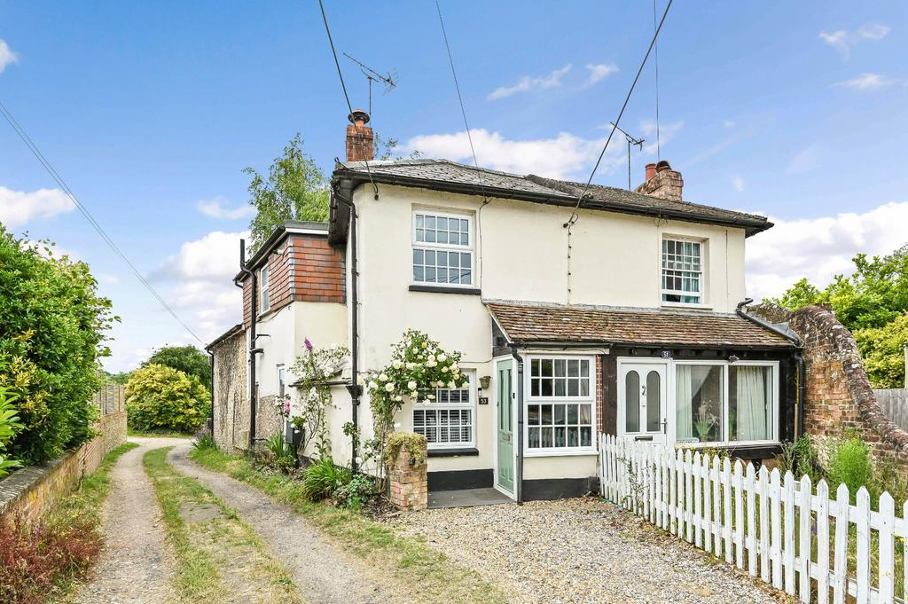 Sussex Road, Petersfield, Hampshire 2 bed end of terrace house for sale