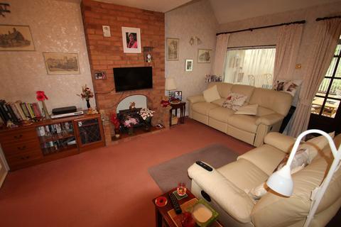 2 bedroom chalet for sale, Arncliffe Drive, Heelands MK13