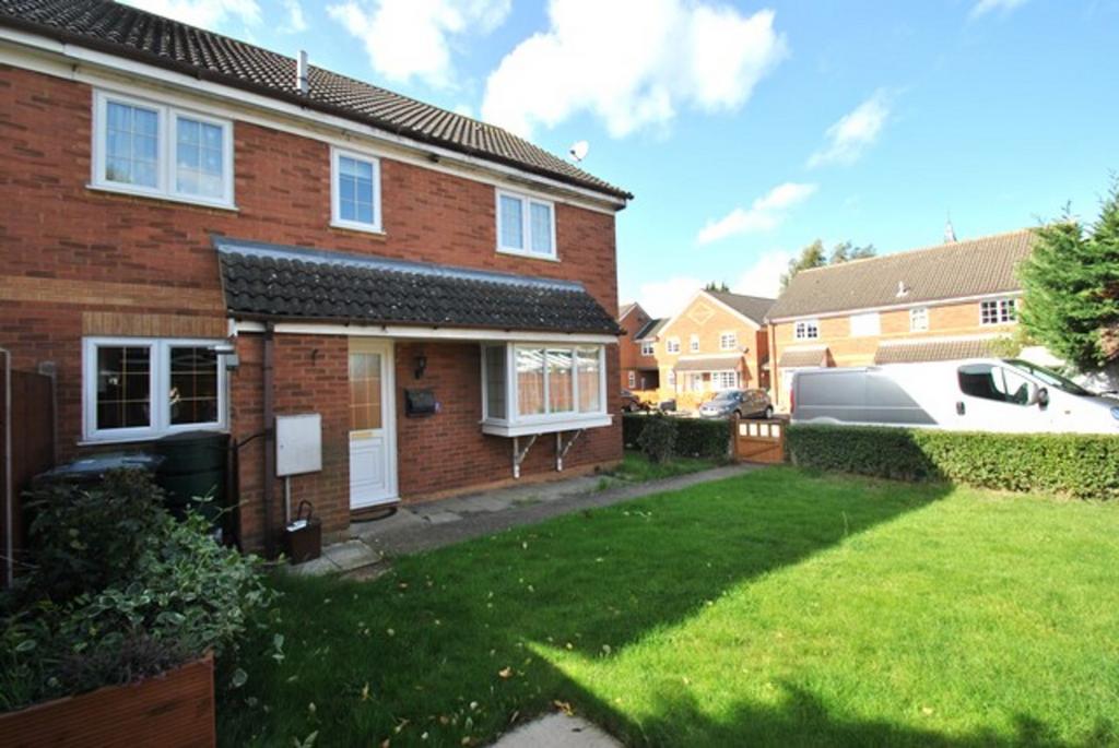 Biggleswade SG18 2 bed end of terrace house to rent £1,100 pcm (£254 pw)