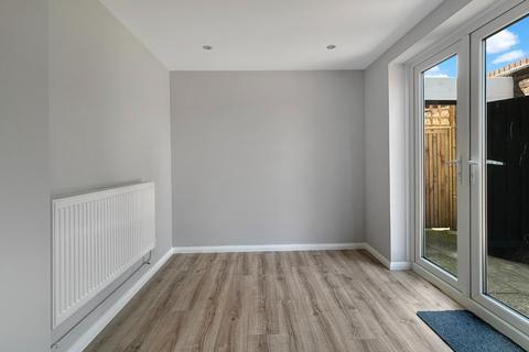 3 bedroom terraced house for sale, Jolley Way, Cambridge CB4