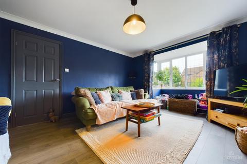 8 Hedgerow Close, Barrow-upon-humber, DN19 7TE