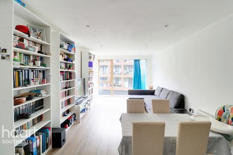2 bedroom apartment for sale, Ebony Crescent, Barnet