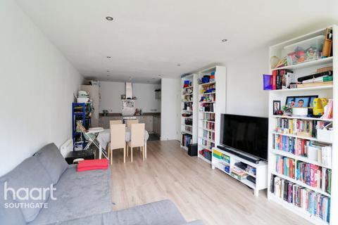 2 bedroom apartment for sale, Ebony Crescent, Barnet