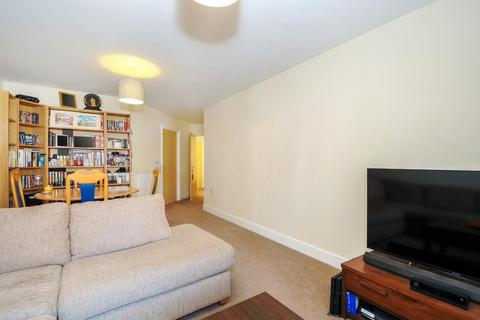 2 bedroom flat for sale, Aylesbury,  Buckinghamshire,  HP21