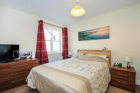 2 bedroom flat for sale, Aylesbury,  Buckinghamshire,  HP21