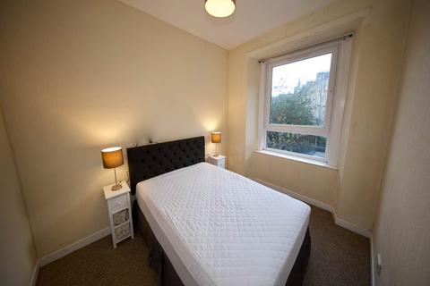2 bedroom flat to rent, Albert Street, ,