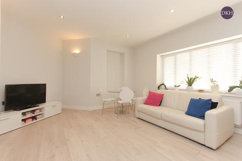 1 bedroom apartment for sale, High Street, Bushey WD23