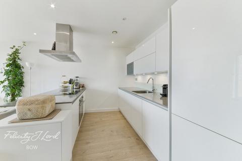 3 bedroom apartment for sale, St Pauls Way, LONDON