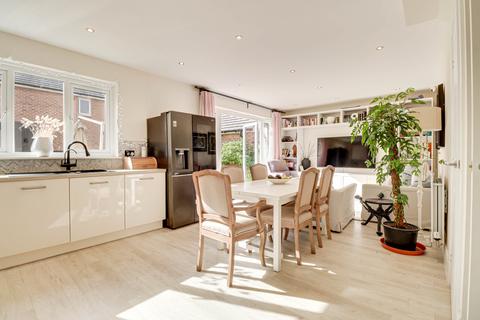 3 bedroom detached house for sale, Magpie Meadows, Caddington, Luton, LU1