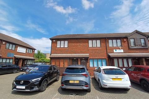 Office to rent, 7-8 The Courtyard, East Park, Crawley, RH10 6AG