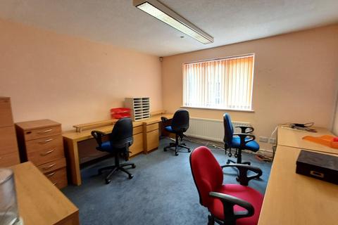 Office to rent, 7-8 The Courtyard, East Park, Crawley, RH10 6AG