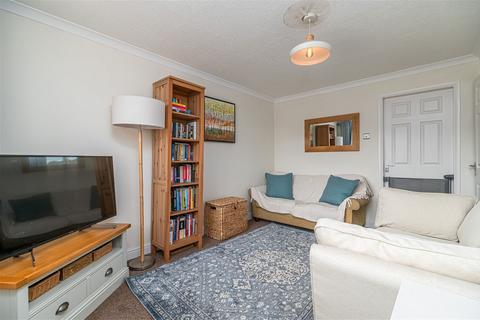 153 Brambleside, Kettering, NN16 9UQ